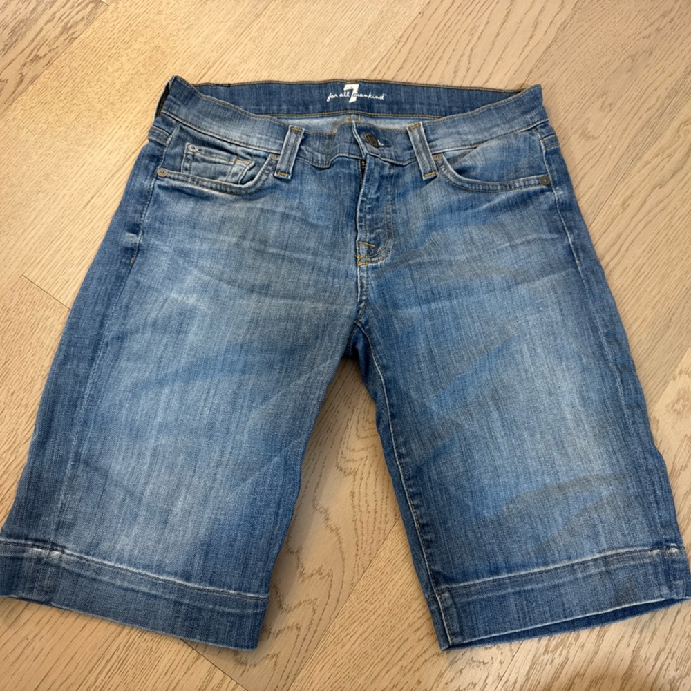 7 For All Mankind Blue Jeans Classic Denim in size 26